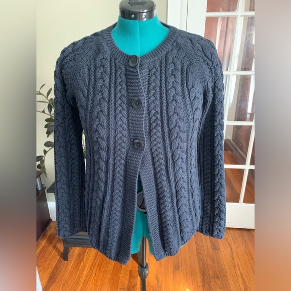 GAP Sweaters - GAP beautiful knit cardigan in navy large snap buttons Fishermancore